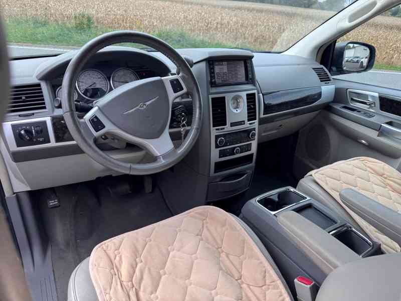 Chrysler Grand Voyager 2,8 CRDi RT 2010 - foto 17