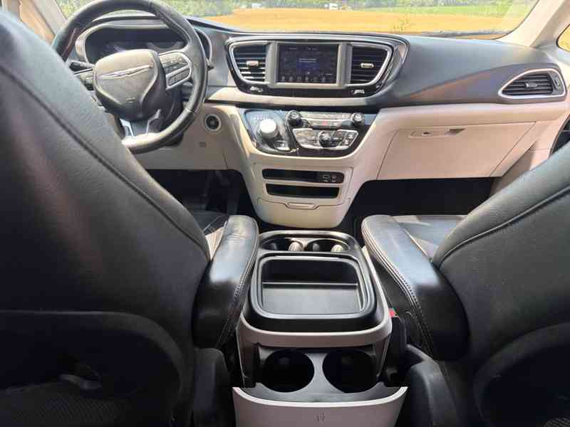  Chrysler Pacifica 3,6 Pentastar RU Kůže 2020 DPH - foto 11
