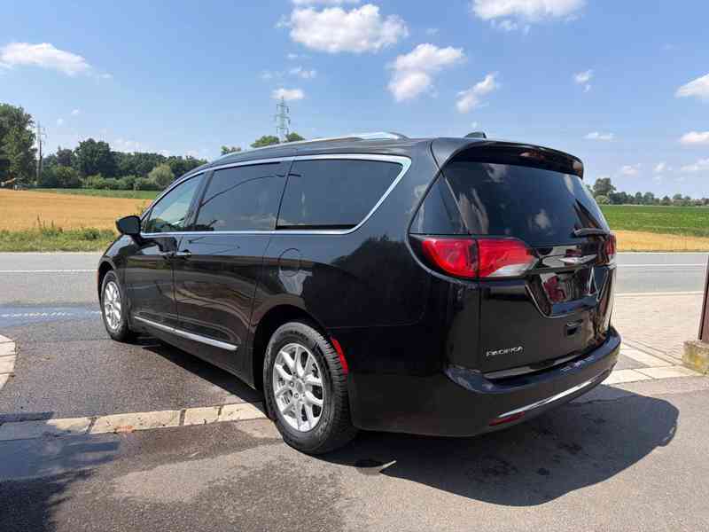  Chrysler Pacifica 3,6 Pentastar RU Kůže 2020 DPH - foto 3