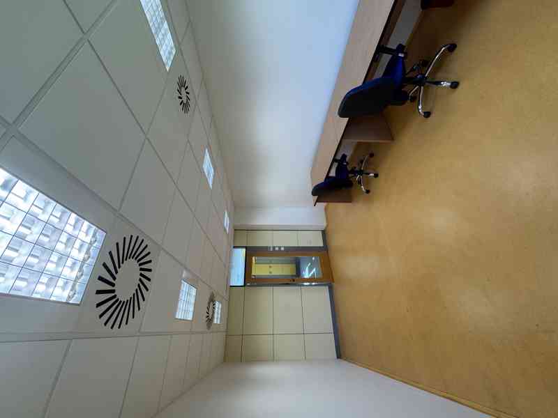 Pronájem moderní vybavené kanceláře v Uničově - foto 2