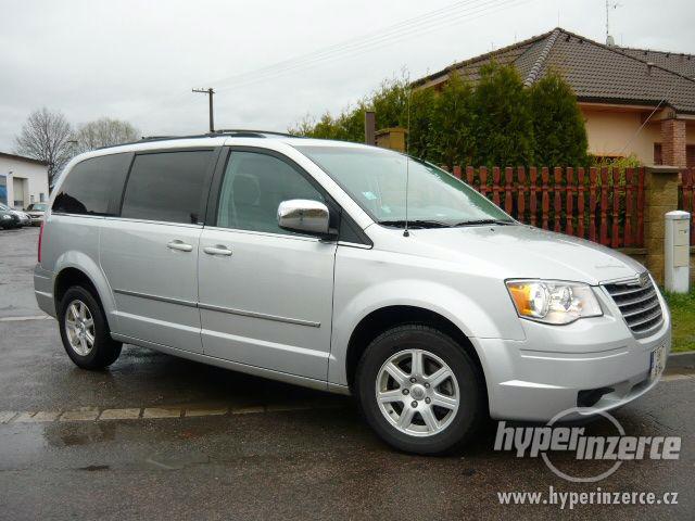 Chrysler Town Country 3,8V6 Stown Go 2010 TOP - foto 1
