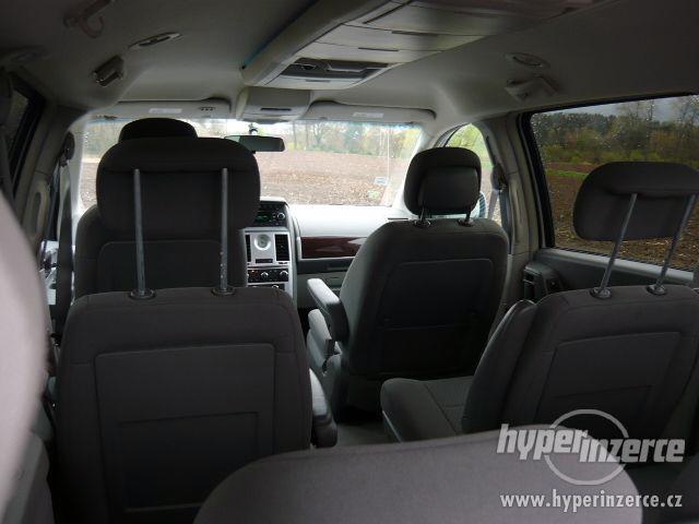 Chrysler Town Country 3,8V6 Stown Go 2010 TOP - foto 10