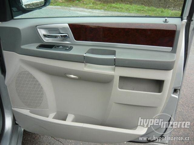 Chrysler Town Country 3,8V6 Stown Go 2010 TOP - foto 15