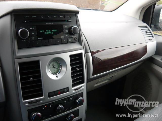 Chrysler Town Country 3,8V6 Stown Go 2010 TOP - foto 18