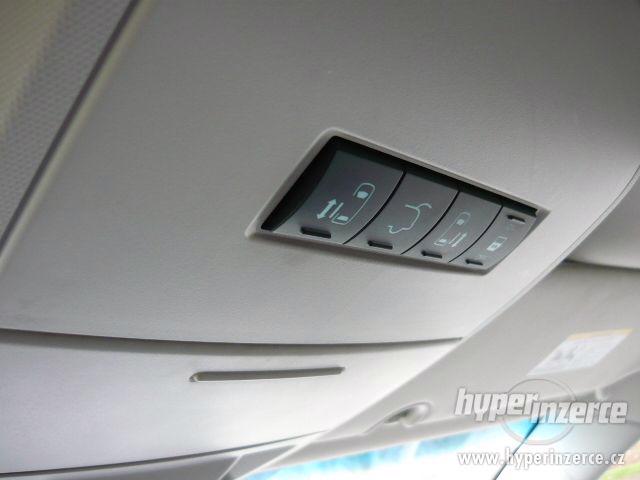 Chrysler Town Country 3,8V6 Stown Go 2010 TOP - foto 20