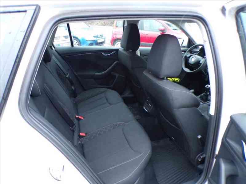 Škoda Kamiq 1,0 TSI - foto 10