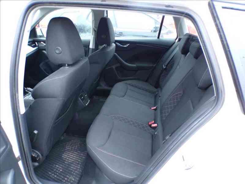 Škoda Kamiq 1,0 TSI - foto 8