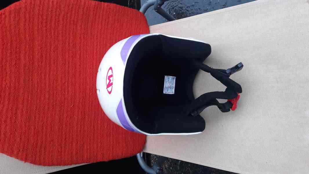 Prodám dětskou lyžařskou helmu - foto 2