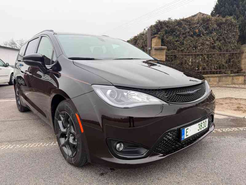 Chrysler Pacifica 3,6V6 Stown 2x DVD S-type 2018 DPH - foto 6