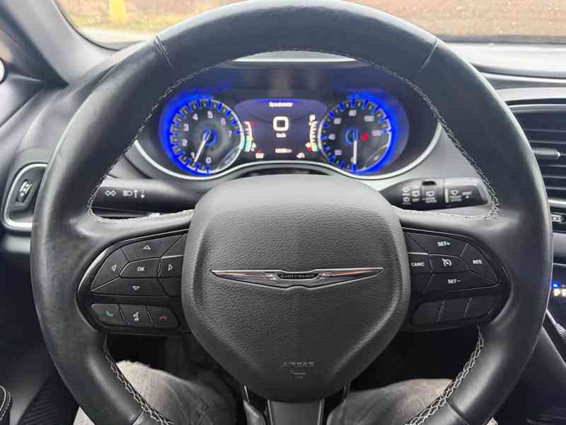 Chrysler Pacifica 3,6V6 Stown 2x DVD S-type 2018 DPH - foto 19