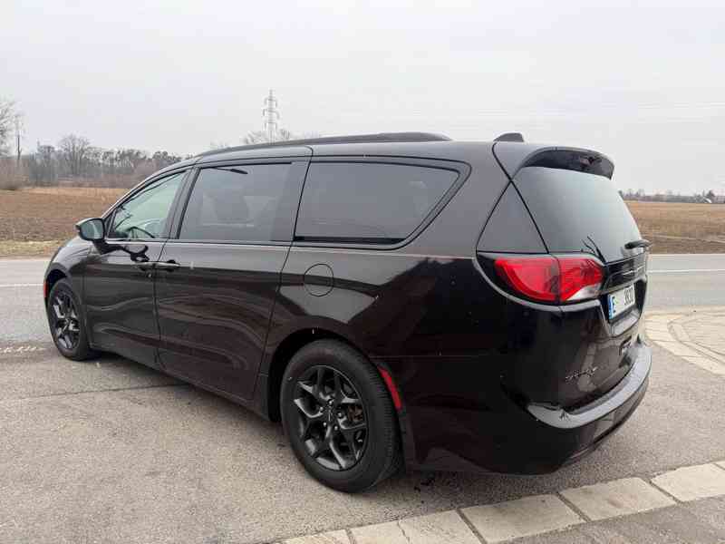 Chrysler Pacifica 3,6V6 Stown 2x DVD S-type 2018 DPH - foto 3