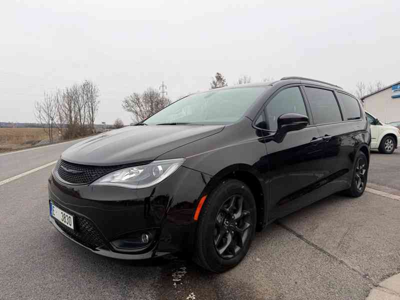 Chrysler Pacifica 3,6V6 Stown 2x DVD S-type 2018 DPH - foto 2