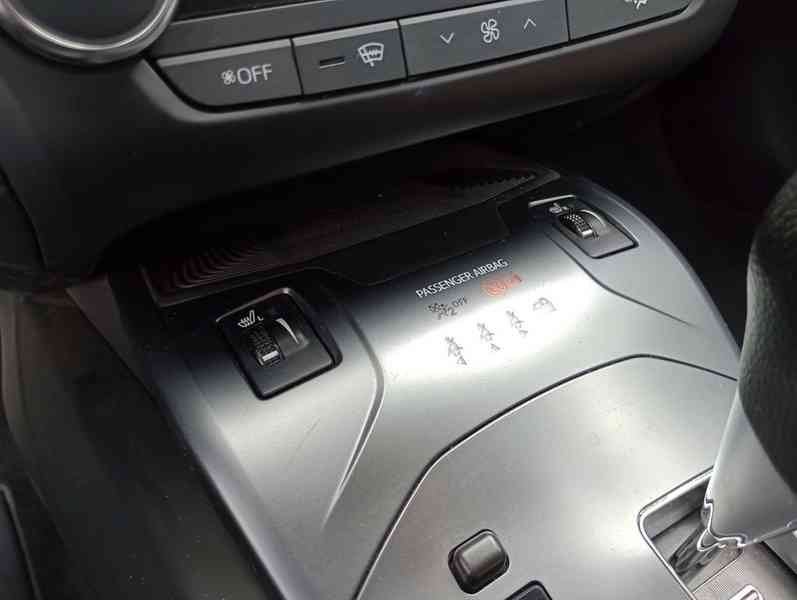 Toyota Avensis 1.8 VVT-I Aut. benzín 108kw - foto 9