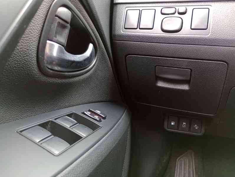 Toyota Avensis 1.8 VVT-I Aut. benzín 108kw - foto 12