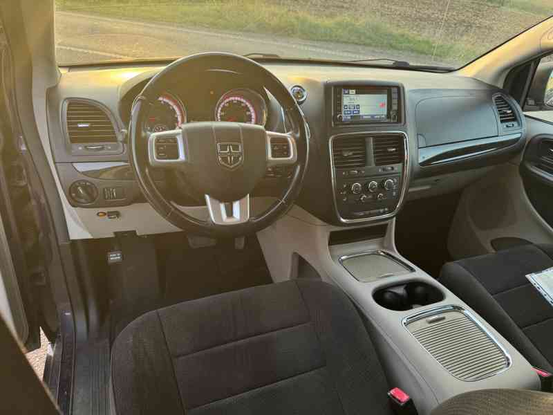 Dodge Grand Caravan 3,6 RT LPG 2014 - foto 12