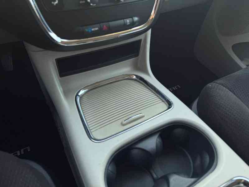 Dodge Grand Caravan 3,6 RT LPG 2014 - foto 18