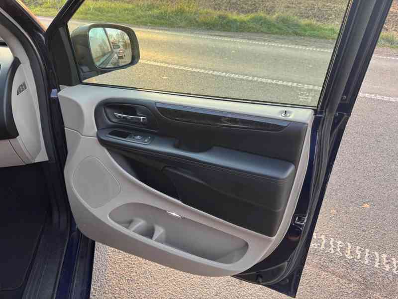 Dodge Grand Caravan 3,6 RT LPG 2014 - foto 10