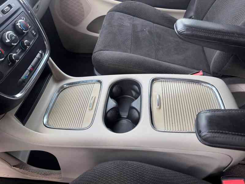 Dodge Grand Caravan 3,6 RT LPG 2014 - foto 17