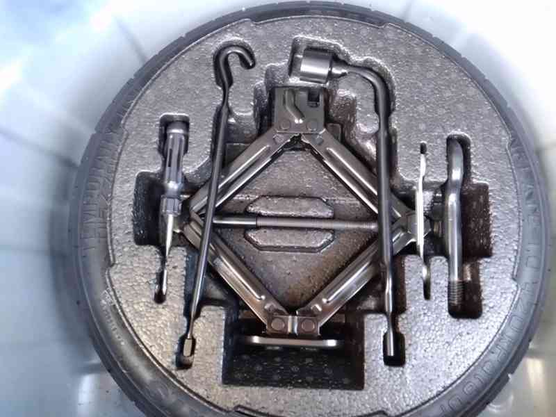 HYUNDAI i10 1.0i   KLIMA,1.MAJITEL,ČR - foto 29