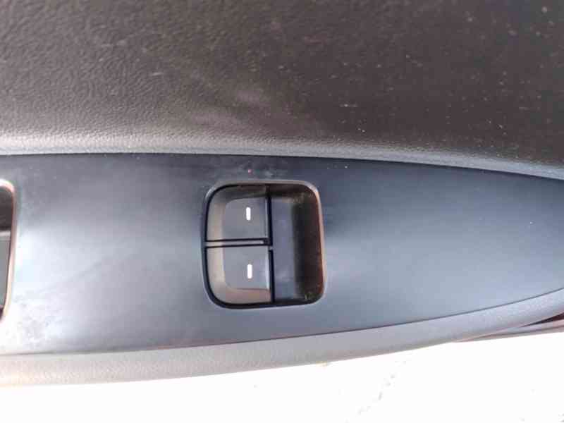 HYUNDAI i10 1.0i   KLIMA,1.MAJITEL,ČR - foto 23