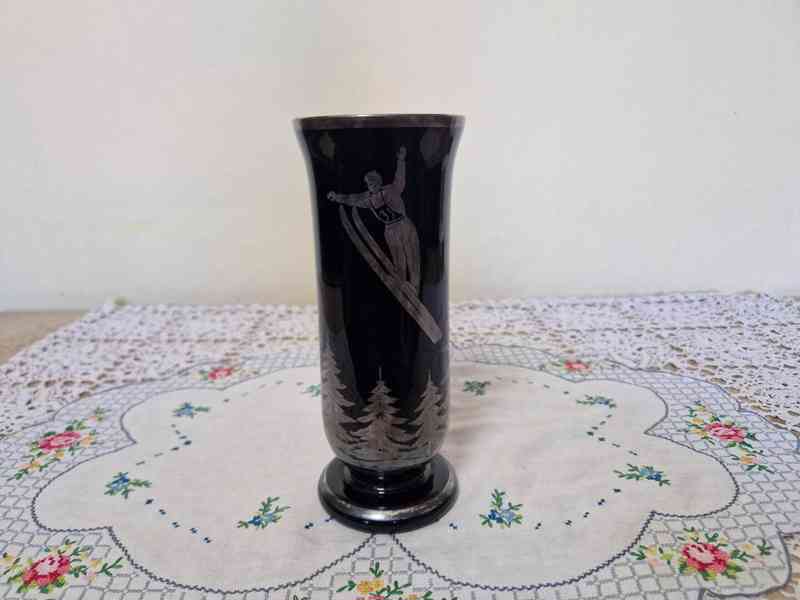 Zajímavá černá Váza Lyžař Skoky na Lyžích Burkert - foto 1