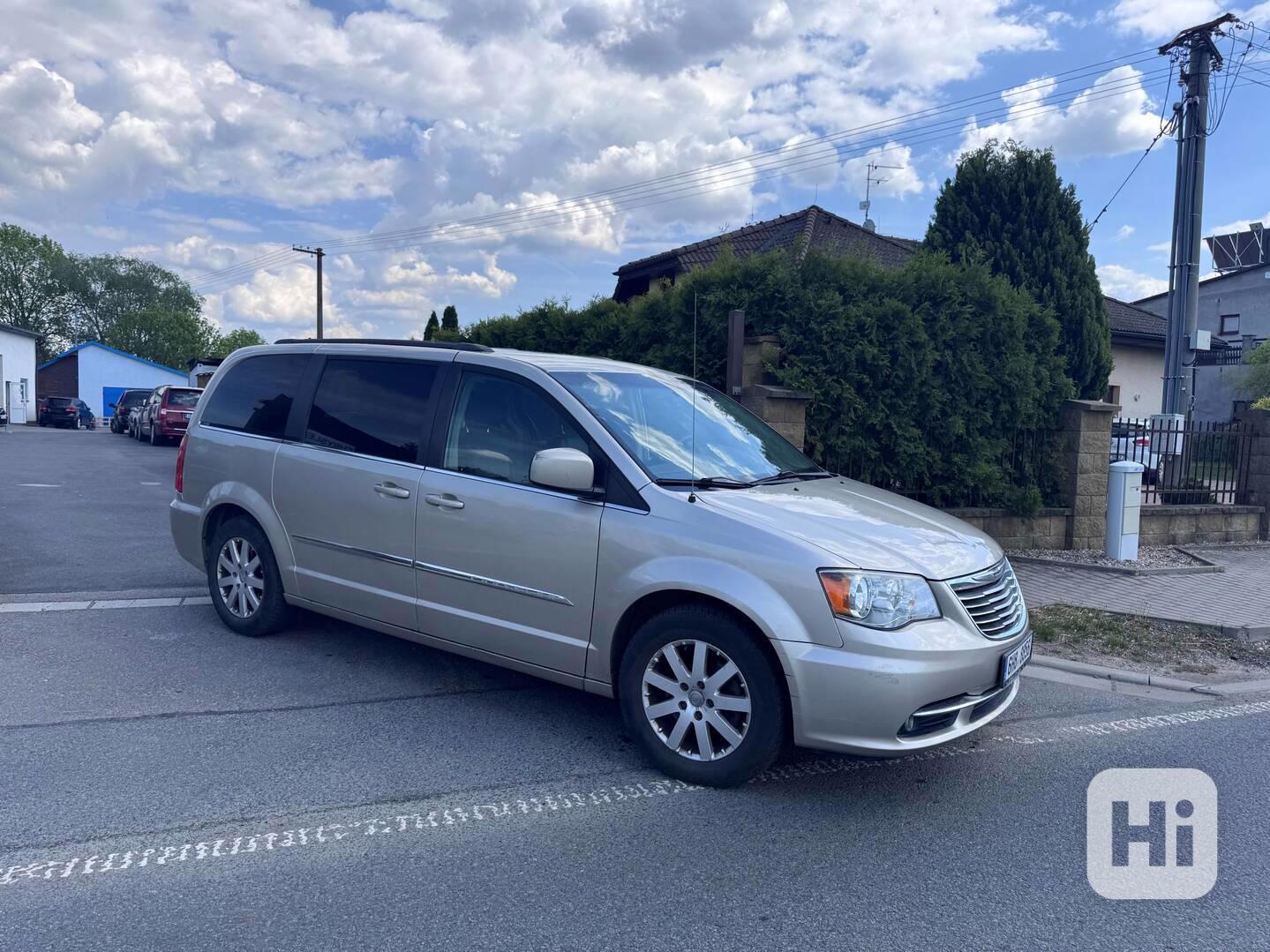 Chrysler Town Country 3,6 LPG Limited DVD 2014 - foto 1