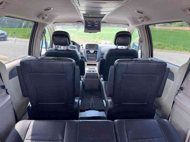 Chrysler Town Country 3,6 LPG Limited DVD 2014 - foto 10