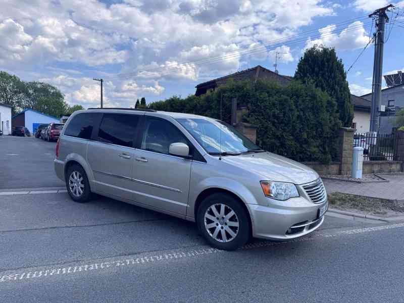 Chrysler Town Country 3,6 LPG Limited DVD 2014 - foto 1