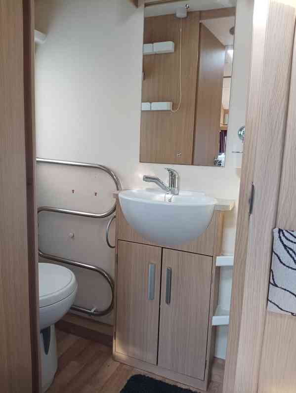 Karavan Lunar Venus 500/4 rok 2012 - foto 13