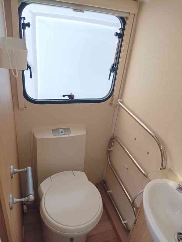 Karavan Lunar Venus 500/4 rok 2012 - foto 11