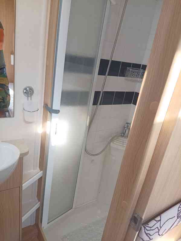 Karavan Lunar Venus 500/4 rok 2012 - foto 12