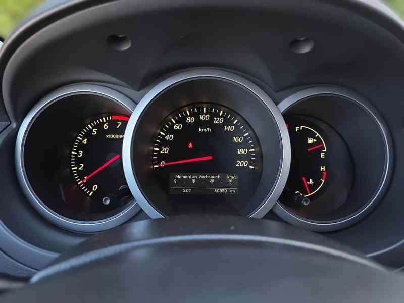 Suzuki Grand Vitara 1.6i. City benzín 78kw - foto 10