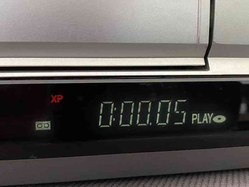 Kvalitní combo rekordér PANASONIC DMR-ES35V s TBC  - foto 5