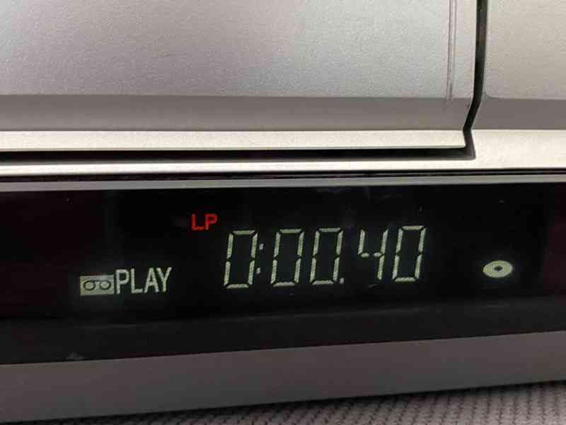 Kvalitní combo rekordér PANASONIC DMR-ES35V s TBC  - foto 4