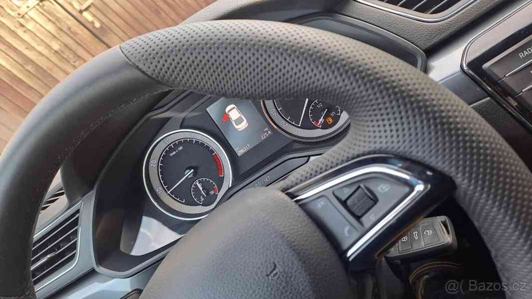 Škoda Superb 2,0   TDI 110 Kw - foto 4