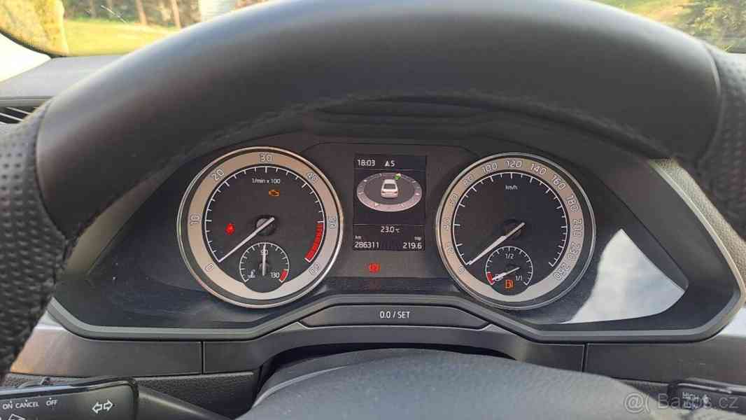 Škoda Superb 2,0   TDI 110 Kw - foto 18