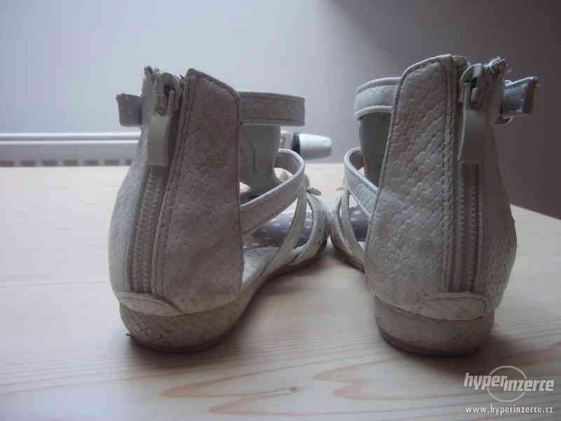 Sandálky pro holčičku - foto 4