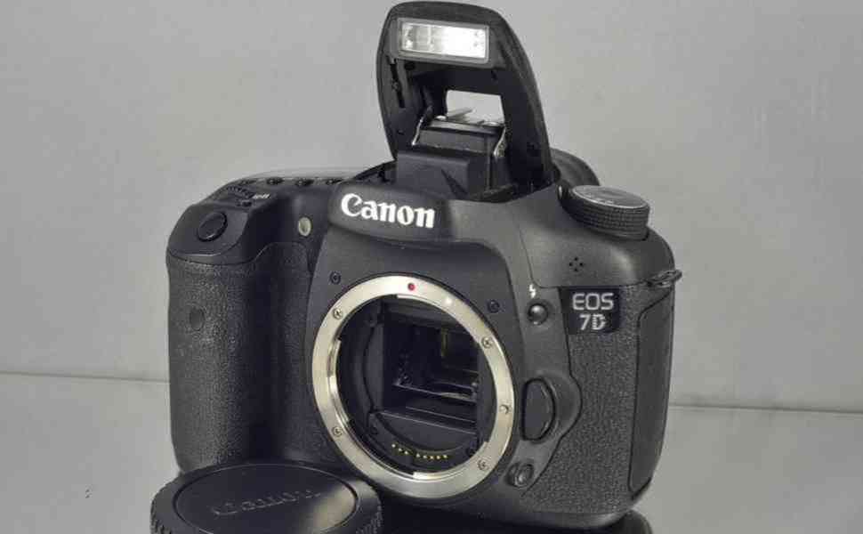 Canon EOS 7D **Polo-profesionál DSLR*18 Mp*FullHDV* 7800 exp - foto 3