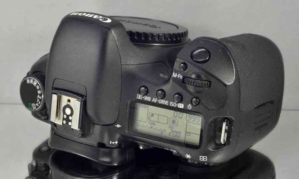 Canon EOS 7D **Polo-profesionál DSLR*18 Mp*FullHDV* 7800 exp - foto 4