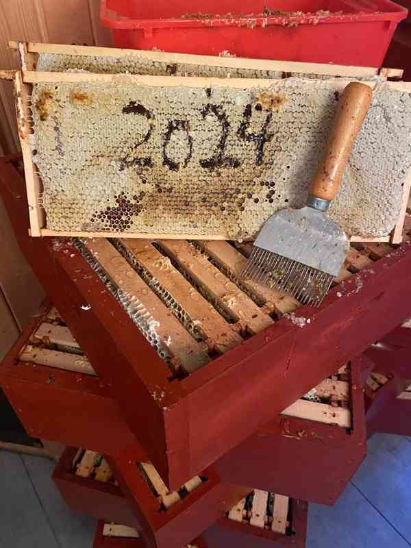 Med přímo od včelařů - květový/pastovaný - foto 4