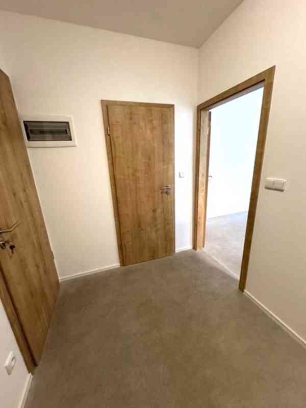 PRONÁJEM BYTU 2+KK SE ZAHRADOU V OBCI JINAČOVICE - foto 13