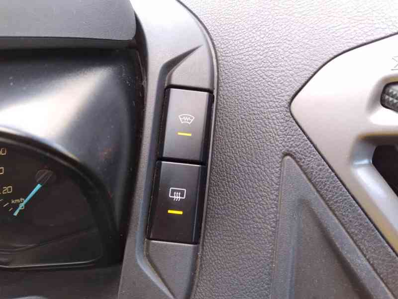 FORD TRANSIT CUSTOM 2.2 TDCI  1.MAJITEL,92kW - foto 30
