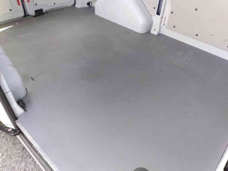 FORD TRANSIT CUSTOM 2.2 TDCI  1.MAJITEL,92kW - foto 15