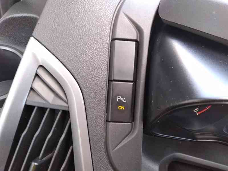 FORD TRANSIT CUSTOM 2.2 TDCI  1.MAJITEL,92kW - foto 31