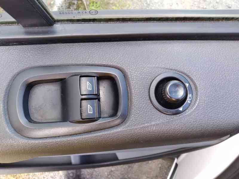 FORD TRANSIT CUSTOM 2.2 TDCI  1.MAJITEL,92kW - foto 34