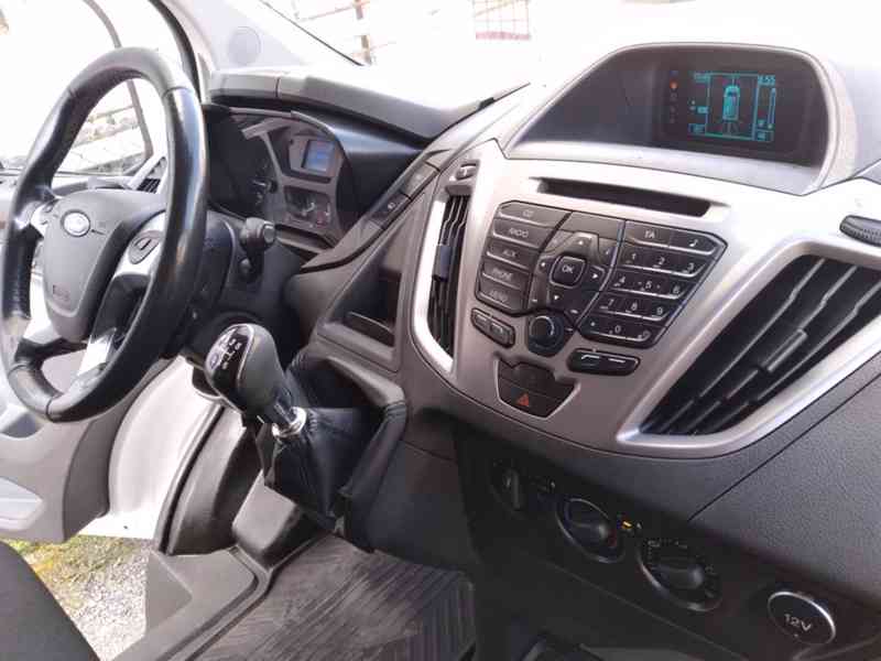 FORD TRANSIT CUSTOM 2.2 TDCI  1.MAJITEL,92kW - foto 27
