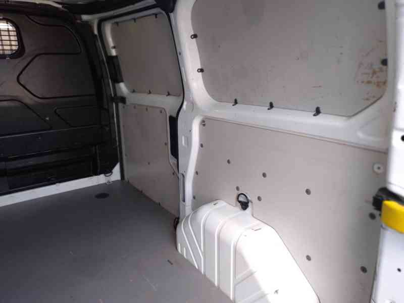 FORD TRANSIT CUSTOM 2.2 TDCI  1.MAJITEL,92kW - foto 19