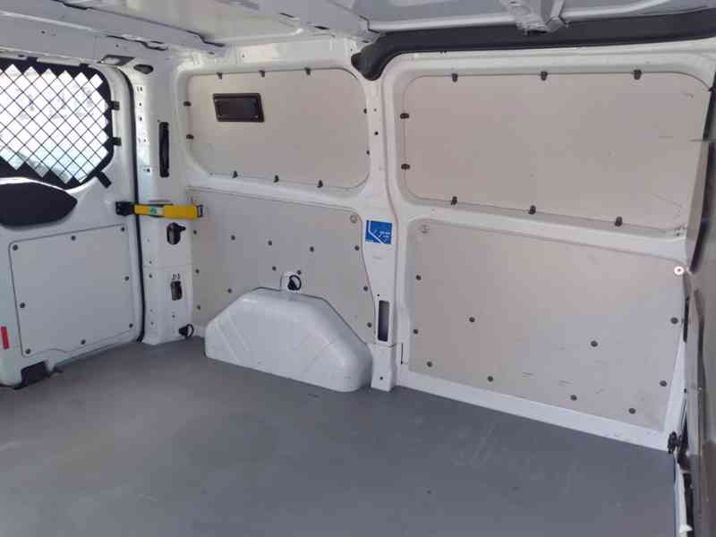 FORD TRANSIT CUSTOM 2.2 TDCI  1.MAJITEL,92kW - foto 13