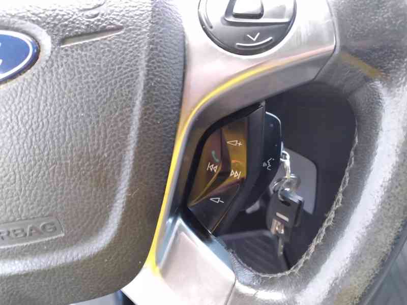 FORD TRANSIT CUSTOM 2.2 TDCI  1.MAJITEL,92kW - foto 24