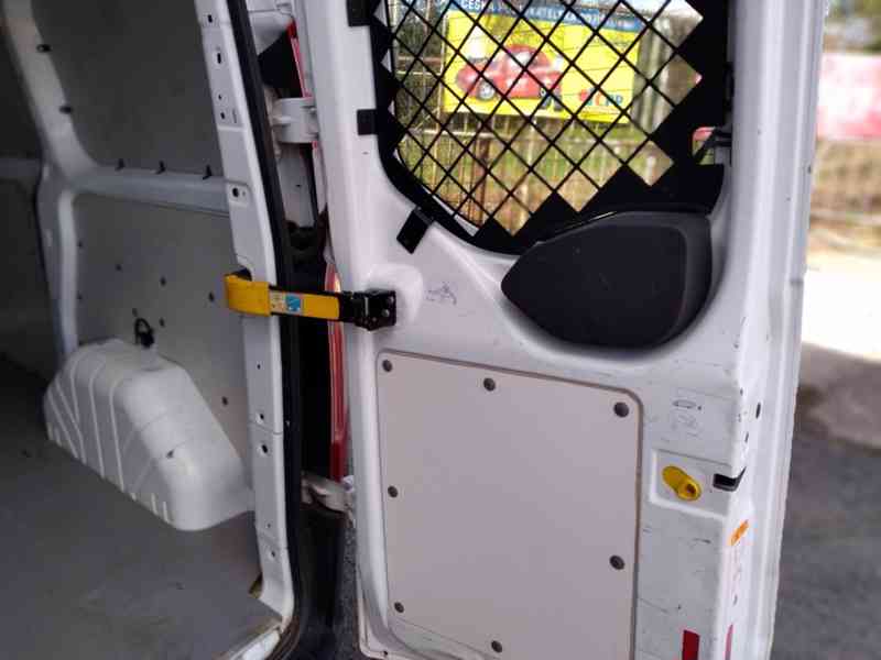 FORD TRANSIT CUSTOM 2.2 TDCI  1.MAJITEL,92kW - foto 18